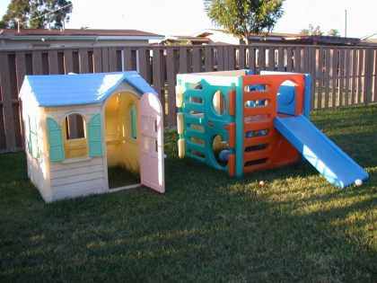 FREE backyard play house & play cube!